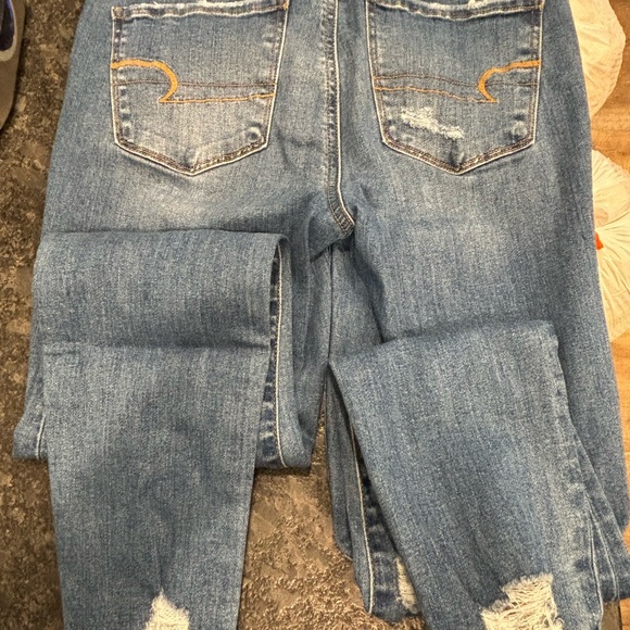 American Eagle size10 distressed super stretch jeans - Picture 4 of 4